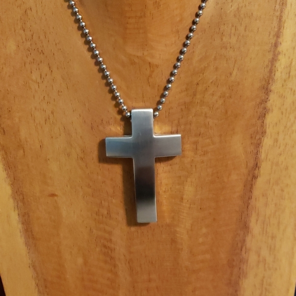 Stainless steel matt finish solid cross - Picture 2 of 4
